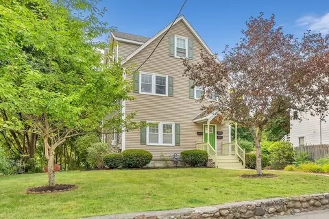 37 Winter St, Franklin, MA 02038