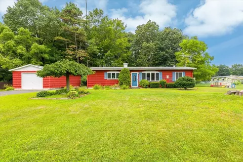 37 Sun Valley Rd, Holyoke, MA 01040