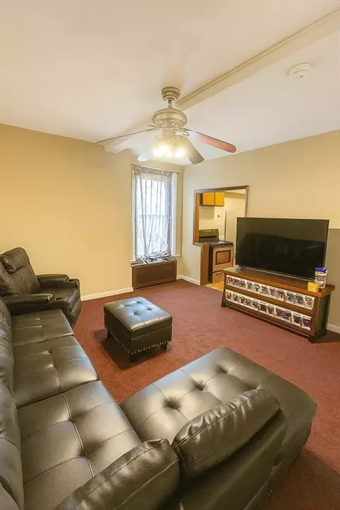 140 Chestnut St #607, Springfield, MA 01103 photo 2