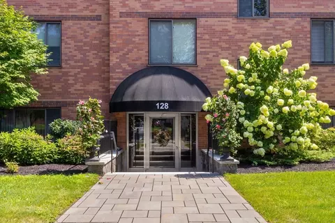 128 Pleasant St #207, Arlington, MA 02476