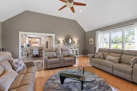5 Azalea Ln, Upton, MA 01568 photo 11