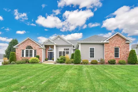 60 Farmington Cir, Feeding Hills, MA 01030