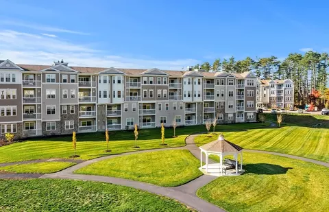 320 Martins Lndg #109, North Reading, MA 01864
