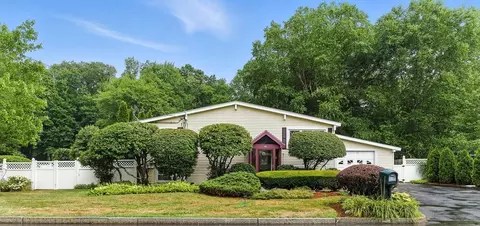 96 Hartwell Rd, Bedford, MA 01730