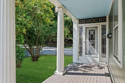 Exterior - 112 Eastern Ave, Gloucester, MA 01930 photo 5 of 13