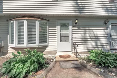 35 Genessee St #E, Worcester, MA 01603 photo 2