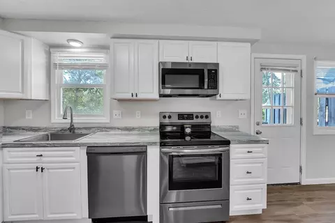 35 Genessee St #E, Worcester, MA 01603 photo 5