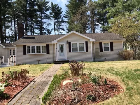 169 Pond St, Holbrook, MA 02343