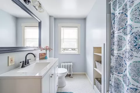 Bath - 44 Gillette Ave, Springfield, MA 01118 photo 2 of 2