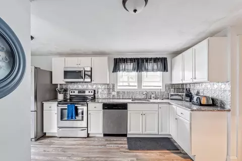 Kitchen - 44 Gillette Ave, Springfield, MA 01118 photo 3 of 4