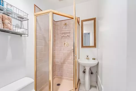Bath - 44 Gillette Ave, Springfield, MA 01118 photo 1 of 2