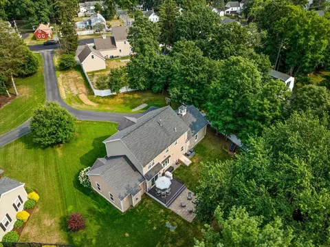 2 Jefferson Ct, Georgetown, MA 01833 photo 5