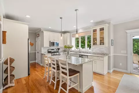 2 Jefferson Ct, Georgetown, MA 01833 photo 9