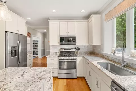 2 Jefferson Ct, Georgetown, MA 01833 photo 10