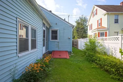 Exterior - 2 Admiral St, Easthampton, MA 01027 photo 5 of 6
