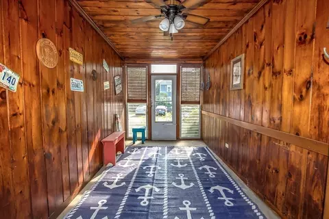 Exterior - 2 Admiral St, Easthampton, MA 01027 photo 3 of 6