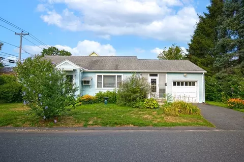 2 Admiral St, Easthampton, MA 01027