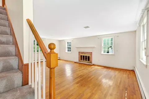 9 Middle St, Beverly, MA 01915 photo 5
