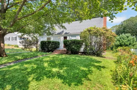 9 Middle St, Beverly, MA 01915