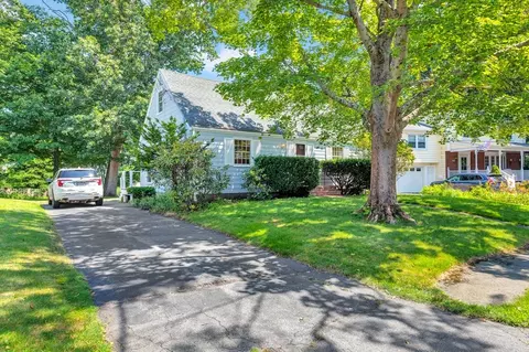 9 Middle St, Beverly, MA 01915 photo 2