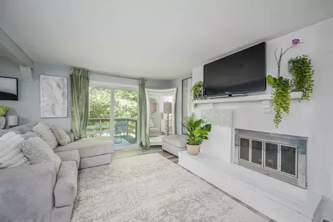 6 Pinebrook #6, Easton, MA 02375