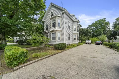 96 Plymouth St, Abington, MA 02351