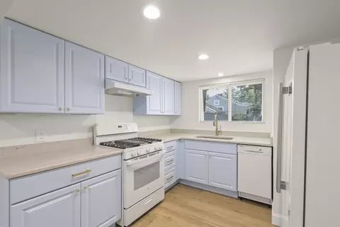 49 Shore Ave, Wareham, MA 02571 photo 2