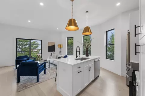 7 Wordsworth #4, Boston, MA 02128