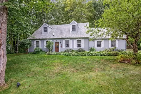 45 Beechwood Dr, Haverhill, MA 01832