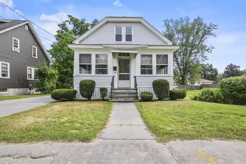 38 Marshall Ave, Lowell, MA 01851