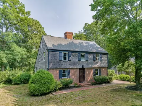 394 Quaker Meeting House Rd, Sandwich, MA 02537