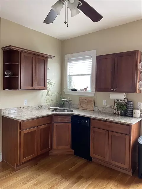 470 E 6th St, Boston, MA 02127