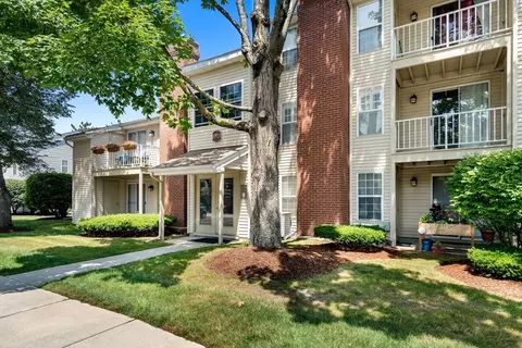 14 Walden Dr #4, Natick, MA 01760