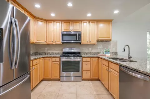 18 Eldon Way #A, Atkinson, NH 03811 photo 7