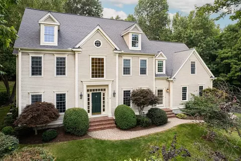 21 Hearthstone Rd, Hopkinton, MA 01748