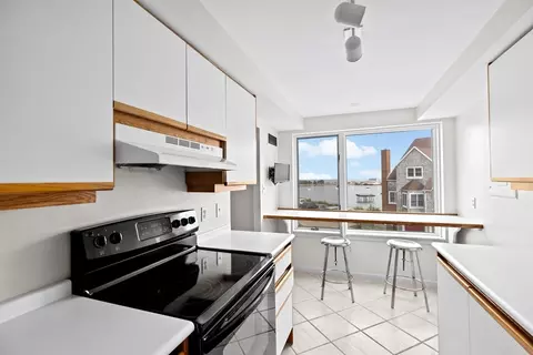 Kitchen - 1 Commodore Ct #305, Hull, MA 02045 photo 1 of 2