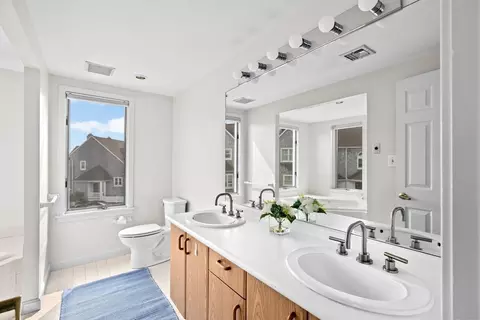 Bath - 1 Commodore Ct #305, Hull, MA 02045 photo 1 of 3
