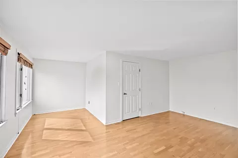 Living - 1 Commodore Ct #305, Hull, MA 02045 photo 2 of 2