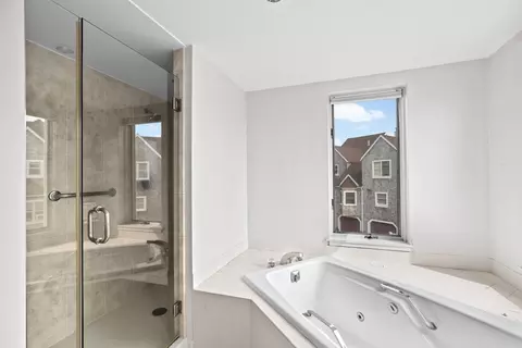 Bath - 1 Commodore Ct #305, Hull, MA 02045 photo 2 of 3