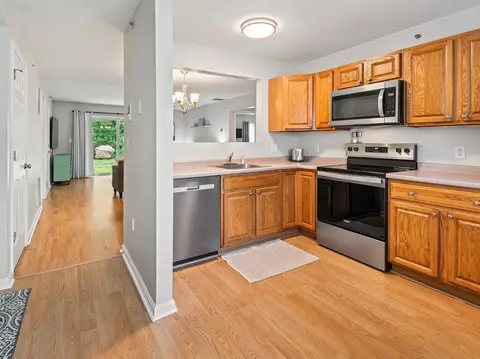 330 Sunderland Rd #56, Worcester, MA 01604