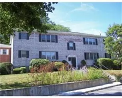 116 Lake Shore Rd #4, Boston, MA 02135