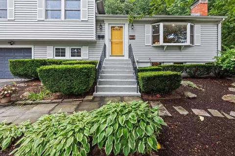 12 Bryant Rd, Framingham, MA 01701