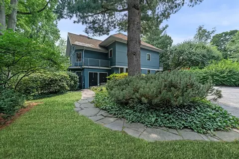 18 Hemlock Rd, Cambridge, MA 02138