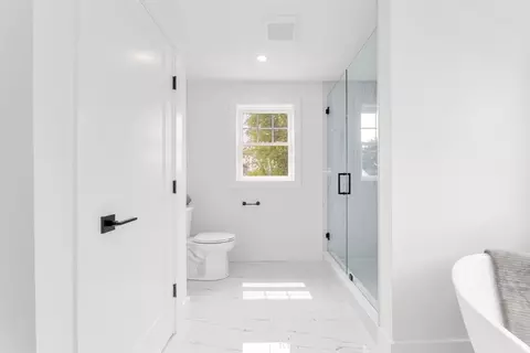 Entry Way - 71 Hooper Rd, Dedham, MA 02026 photo 3 of 7