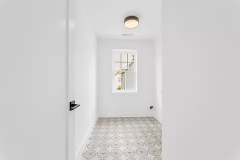 Entry Way - 71 Hooper Rd, Dedham, MA 02026 photo 5 of 7