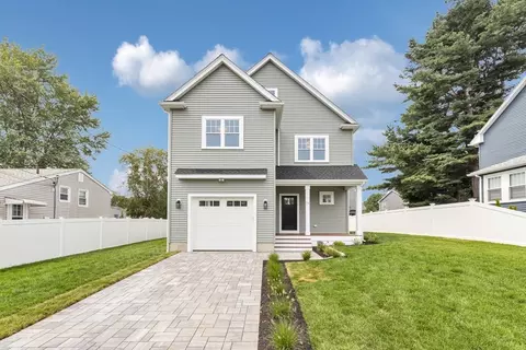 71 Hooper Rd, Dedham, MA 02026