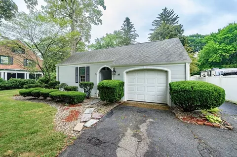 59 Ingersoll Grv, Springfield, MA 01109
