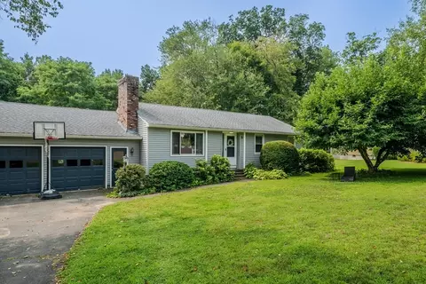25 Meadowbrook Dr, Easthampton, MA 01027