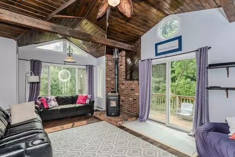 25 Meadowbrook Dr, Easthampton, MA 01027 photo 9