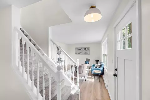 16 Stuart St, Springfield, MA 01119 photo 12